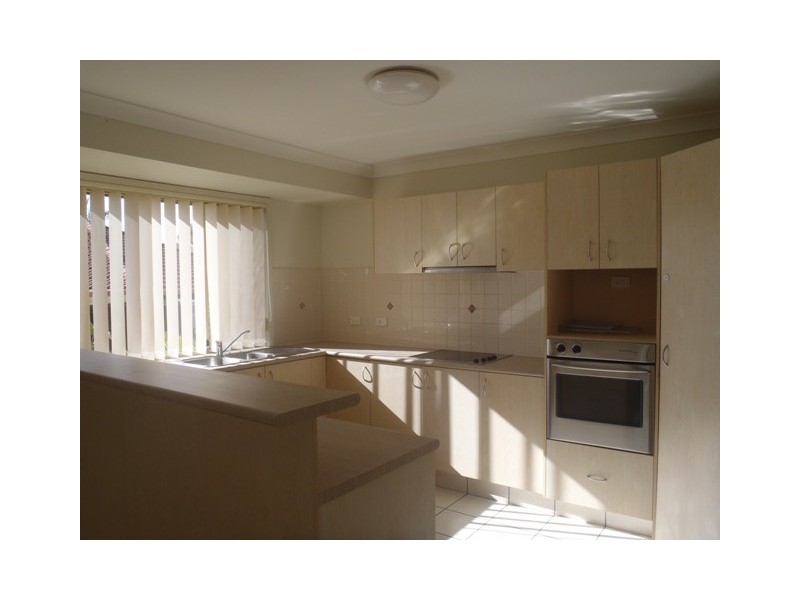 6 Respall Way, Arundel QLD 4214