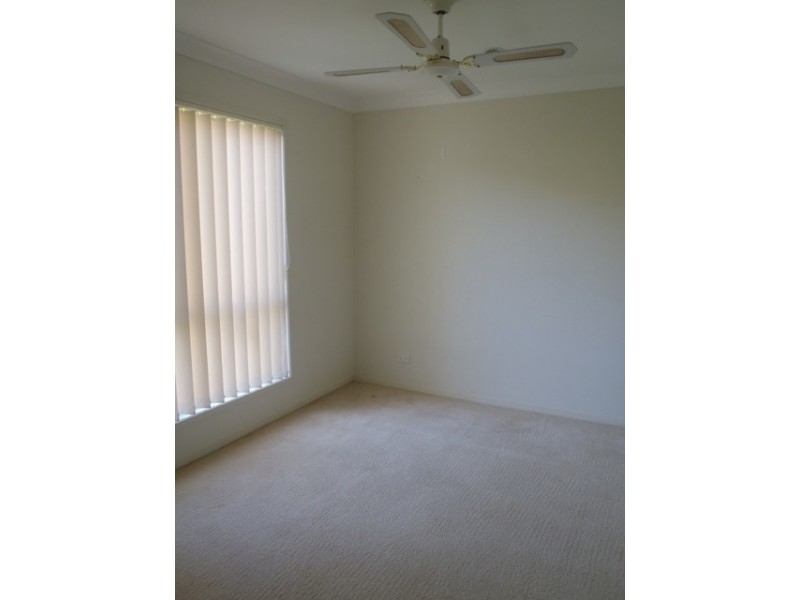 6 Respall Way, Arundel QLD 4214