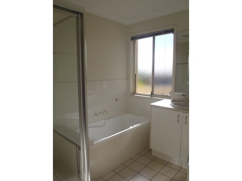 6 Respall Way, Arundel QLD 4214