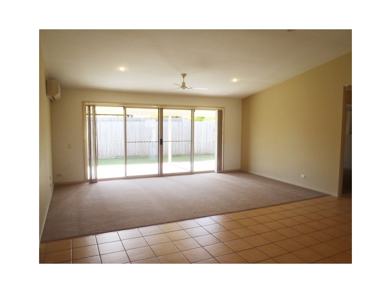 8 Meadow Way, Upper Coomera QLD 4209