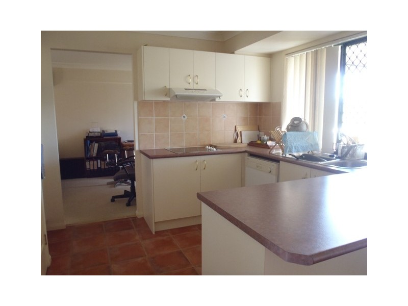 29 Manra Way, Pacific Pines QLD 4211