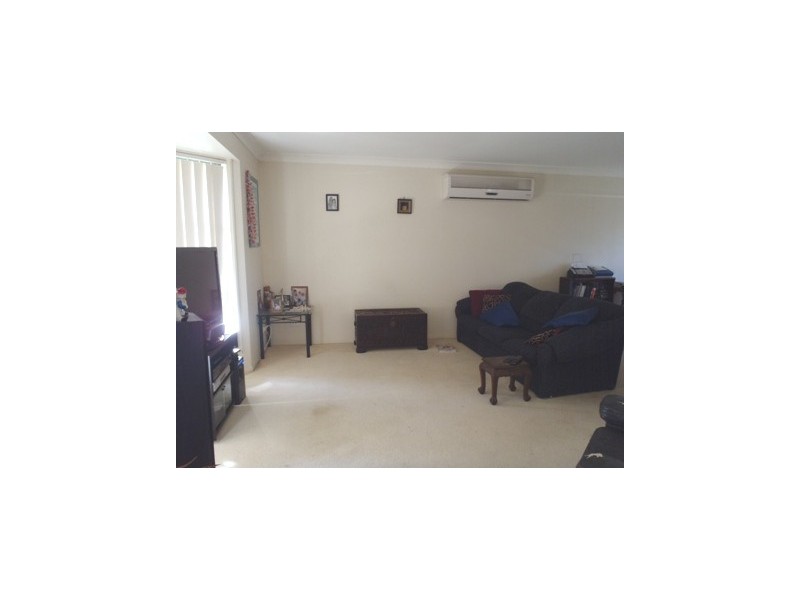 29 Manra Way, Pacific Pines QLD 4211