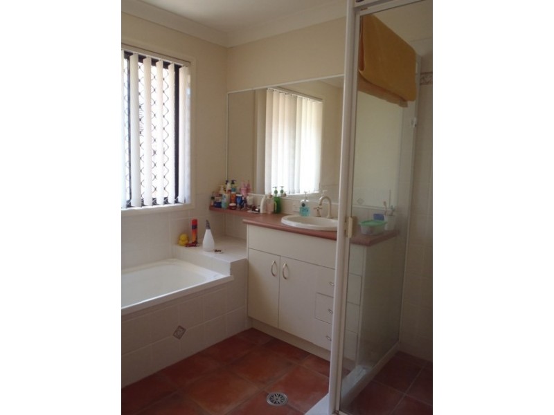 29 Manra Way, Pacific Pines QLD 4211