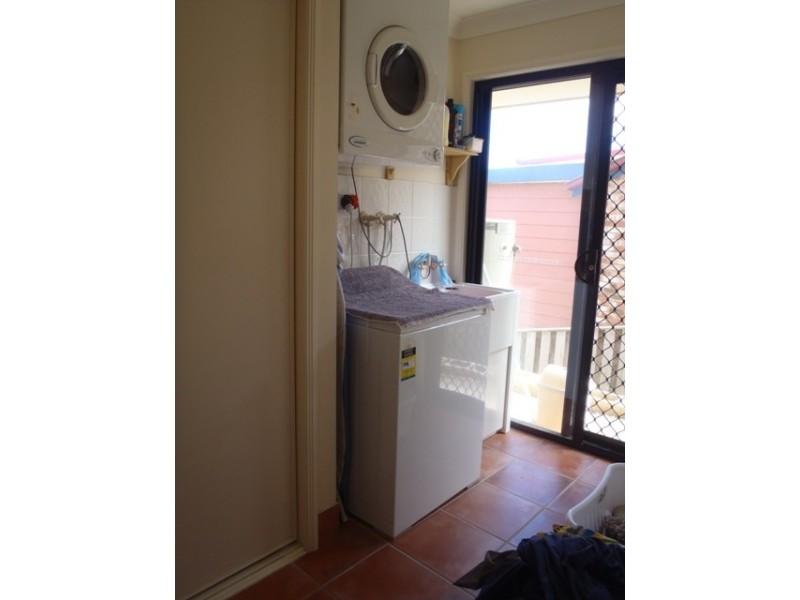 29 Manra Way, Pacific Pines QLD 4211