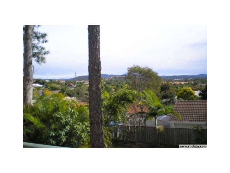 4 Malita Place, Pacific Pines QLD 4211