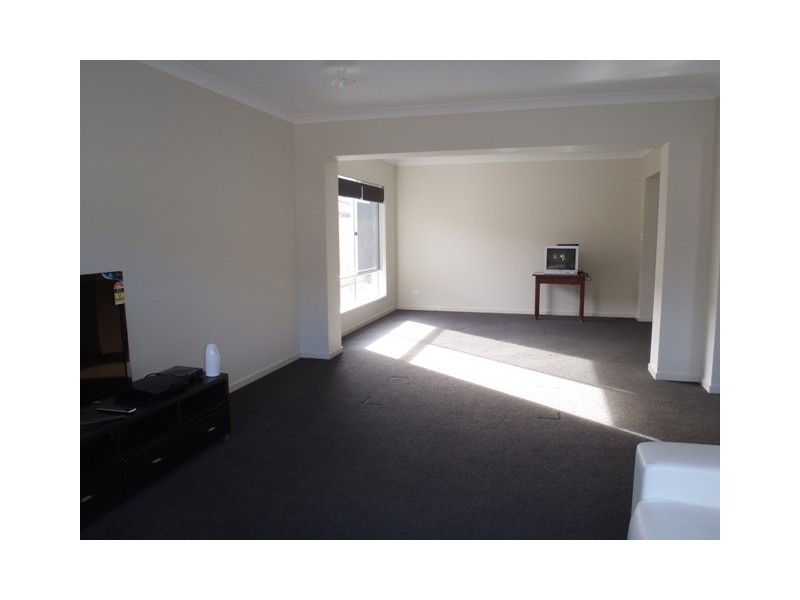 73 Wunburra Ccl, Pacific Pines QLD 4211