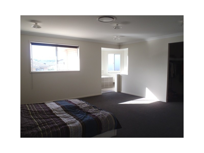 73 Wunburra Ccl, Pacific Pines QLD 4211