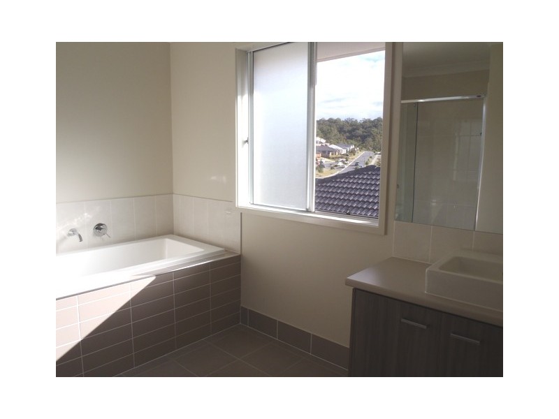 73 Wunburra Ccl, Pacific Pines QLD 4211