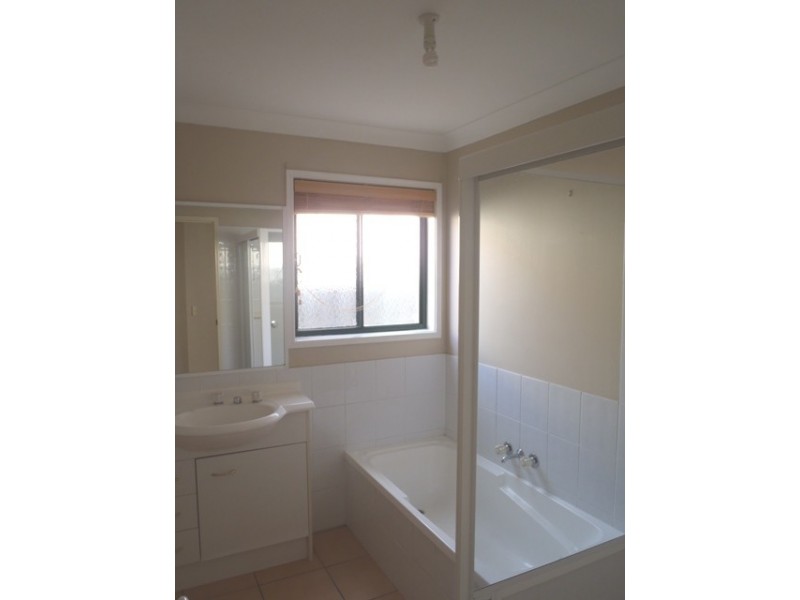 5 Oxbridge Chase, Arundel QLD 4214