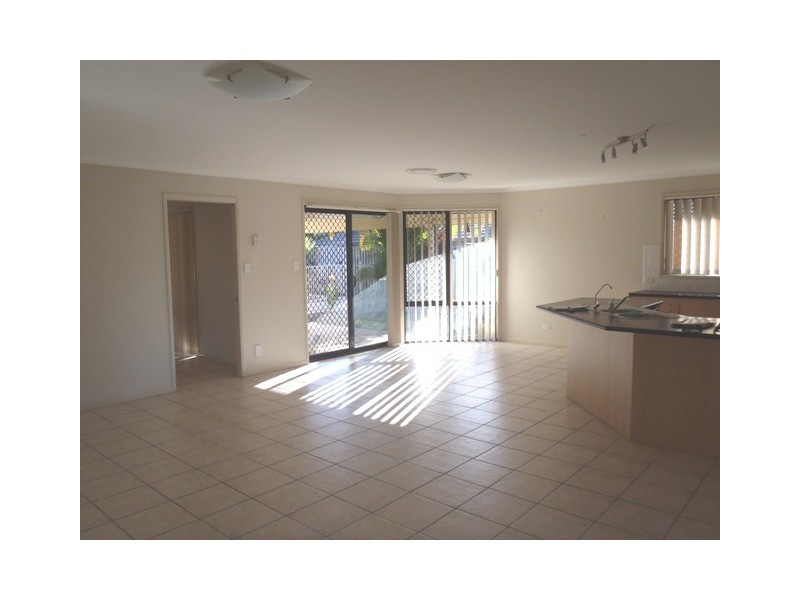 12 Beerwah Street, Pacific Pines QLD 4211