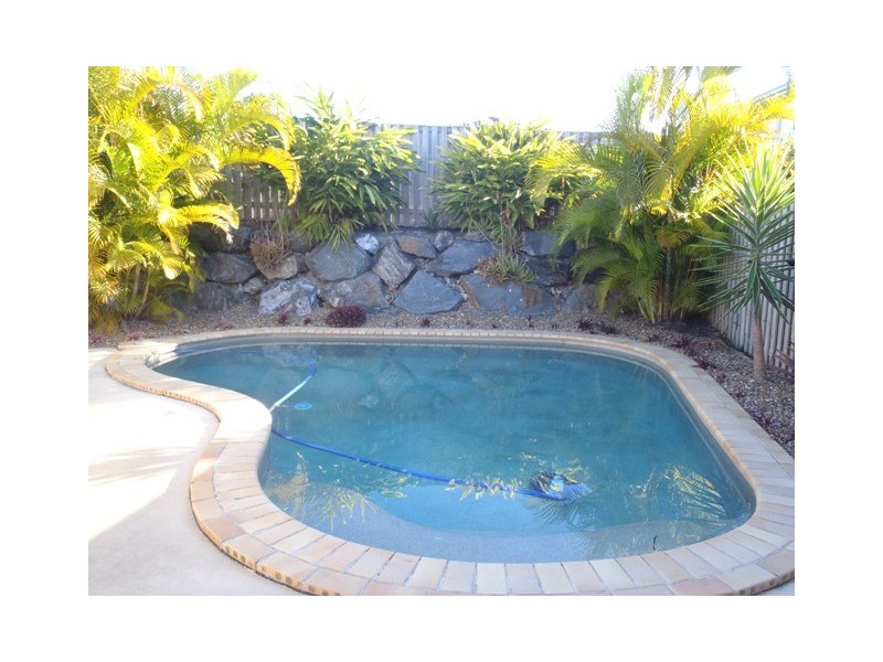 12 Beerwah Street, Pacific Pines QLD 4211