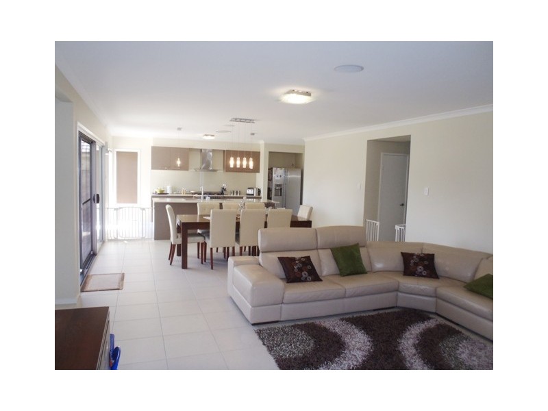 39 Rushcutter Ave, Oxenford QLD 4210