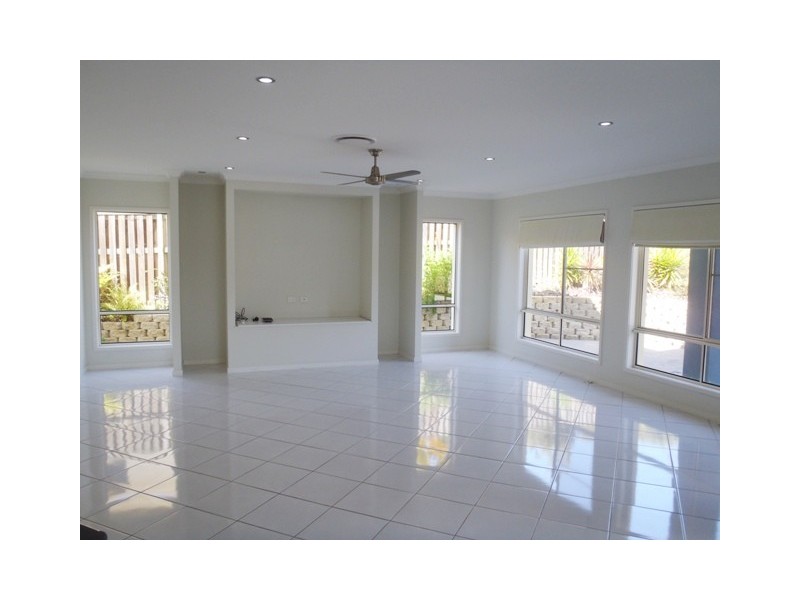16  Slipstream Road, Coomera Waters QLD 4209