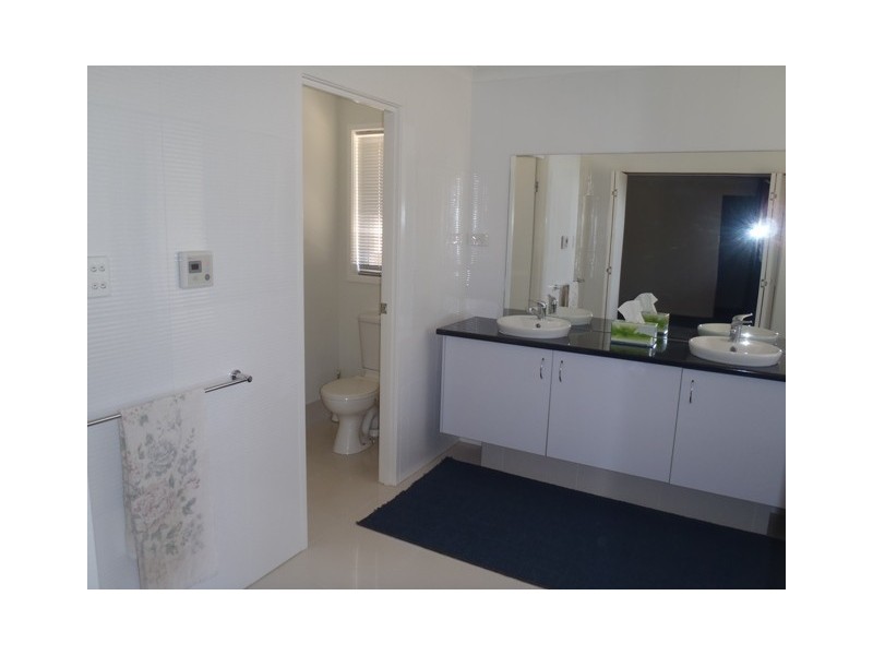 16  Slipstream Road, Coomera Waters QLD 4209