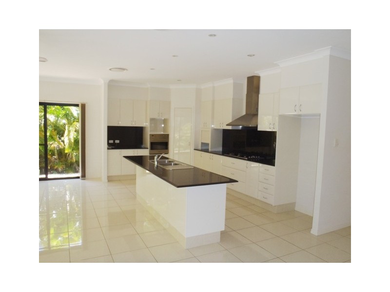 18 Pacha Close, Coomera Waters QLD 4209