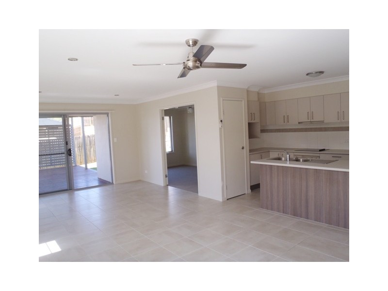 78 Aldgate Cres, Pacific Pines QLD 4211