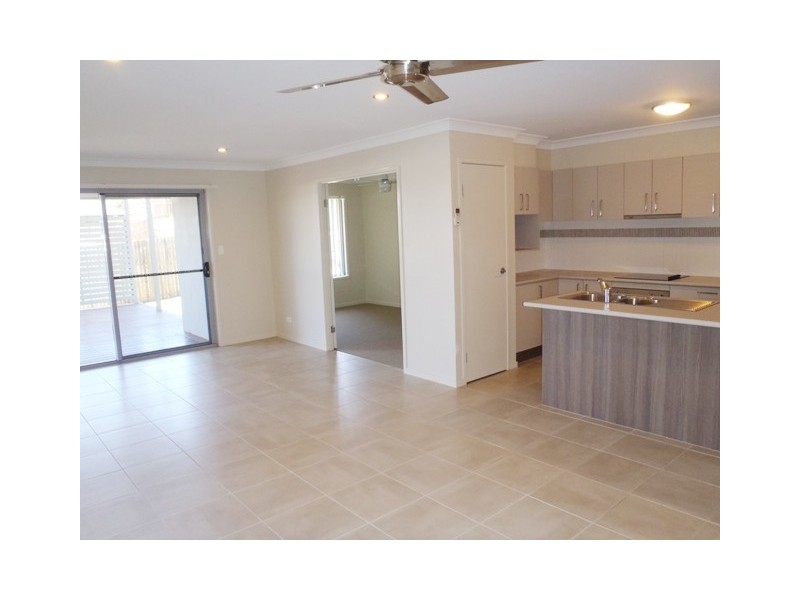 78 Aldgate Cres, Pacific Pines QLD 4211