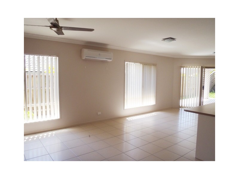 17 Barradeen Circuit, Pacific Pines QLD 4211