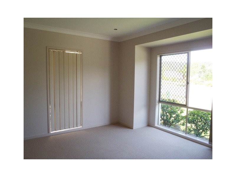 17 Barradeen Circuit, Pacific Pines QLD 4211