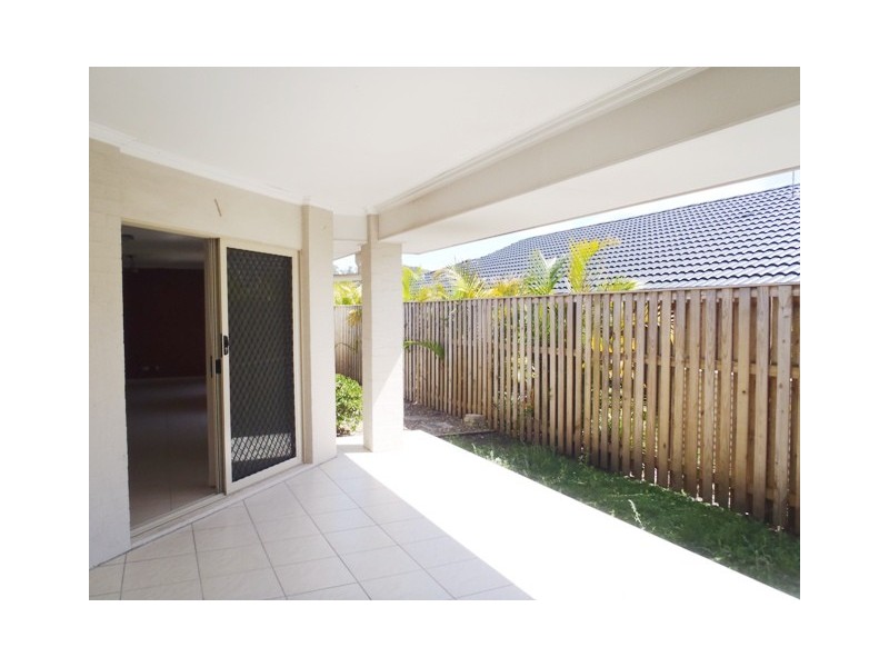 17 Barradeen Circuit, Pacific Pines QLD 4211