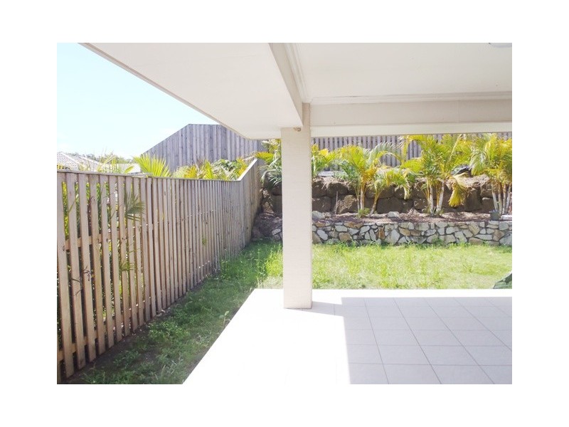 17 Barradeen Circuit, Pacific Pines QLD 4211