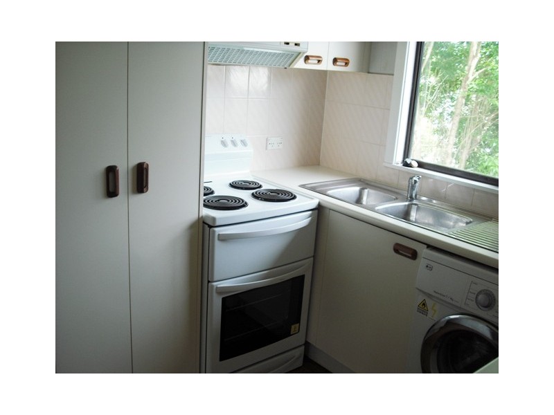 27 Akoonah St, Hope Island QLD 4212