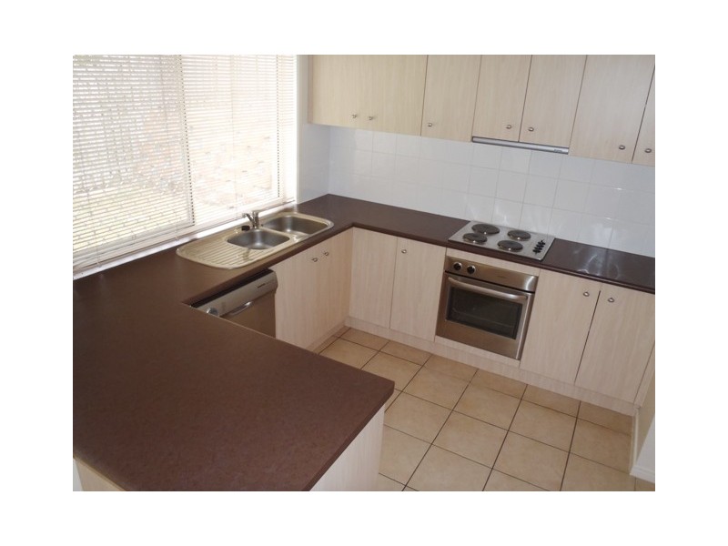 42/74 Universal Street, Pacific Pines QLD 4211