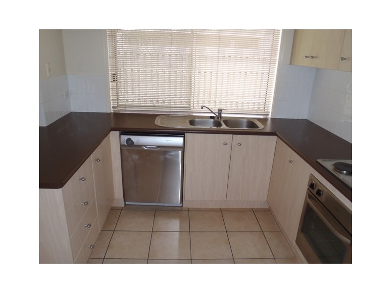 42/74 Universal Street, Pacific Pines QLD 4211