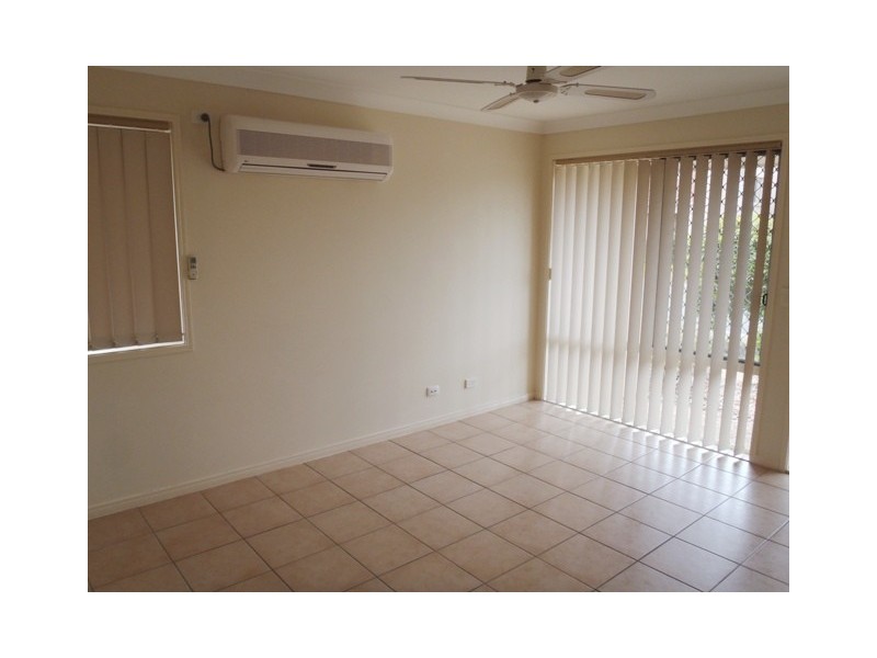 42/74 Universal Street, Pacific Pines QLD 4211