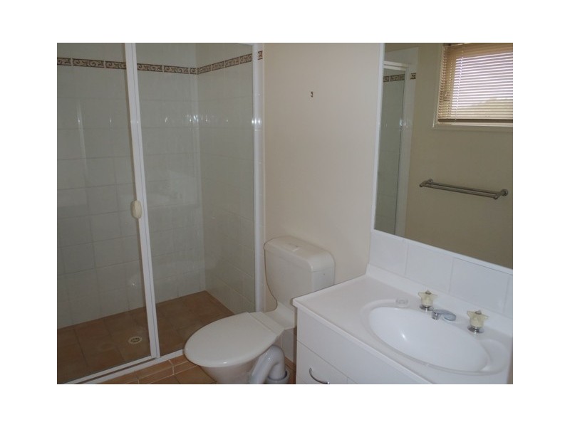 42/74 Universal Street, Pacific Pines QLD 4211