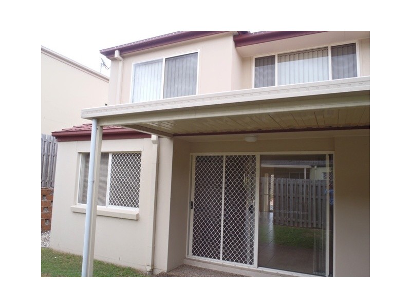 42/74 Universal Street, Pacific Pines QLD 4211