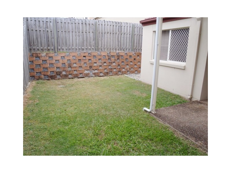 42/74 Universal Street, Pacific Pines QLD 4211