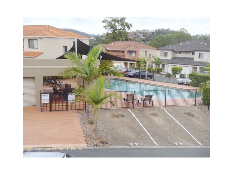 42/74 Universal Street, Pacific Pines QLD 4211