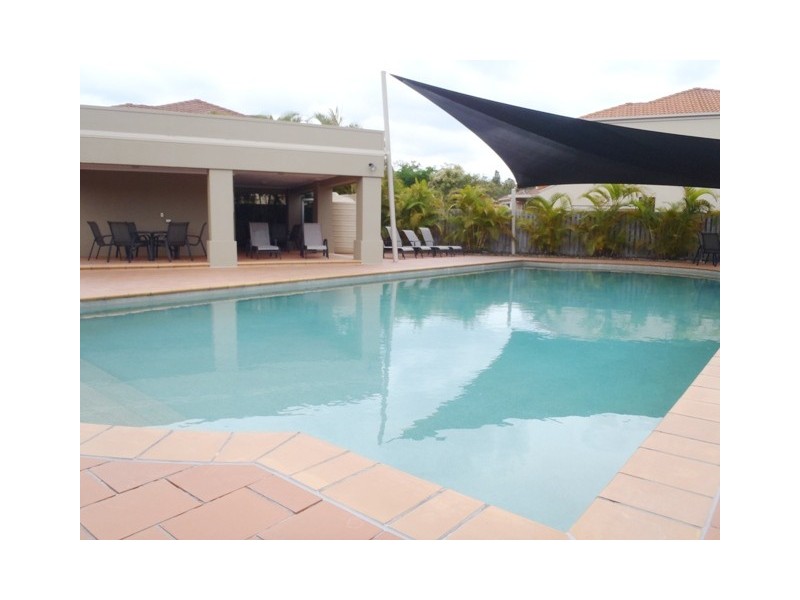 42/74 Universal Street, Pacific Pines QLD 4211