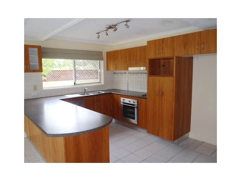 70 Allied Drive, Arundel QLD 4214