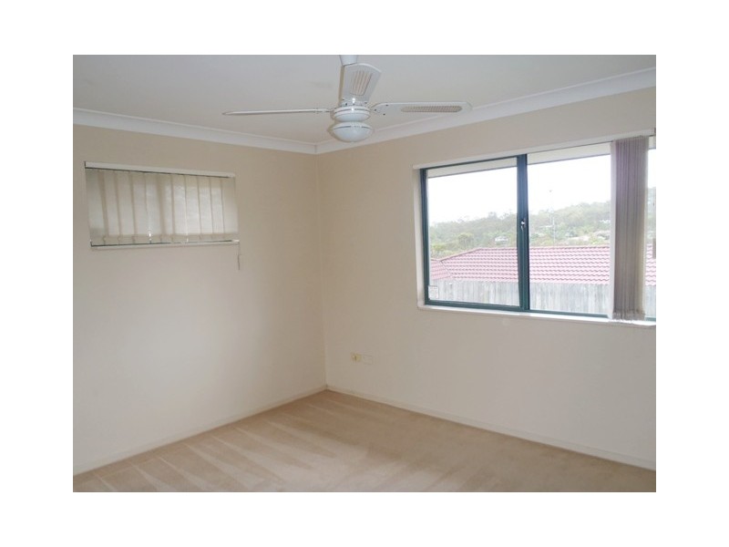 2/6 Buddy Holly Close, Parkwood QLD 4214