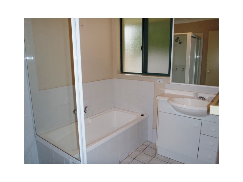 2/6 Buddy Holly Close, Parkwood QLD 4214