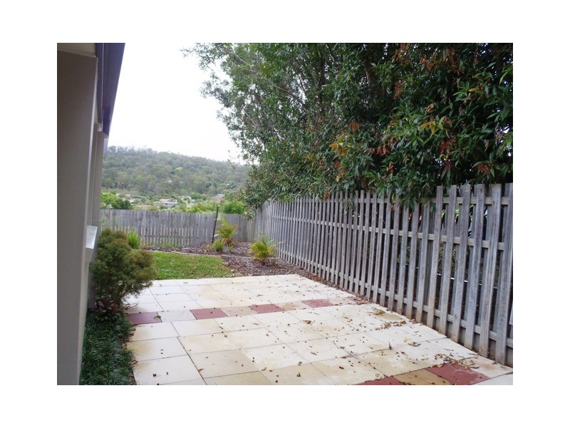 2/6 Buddy Holly Close, Parkwood QLD 4214