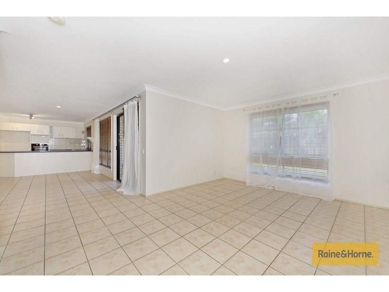 22 Penrhyn ST, Pacific Pines QLD 4211