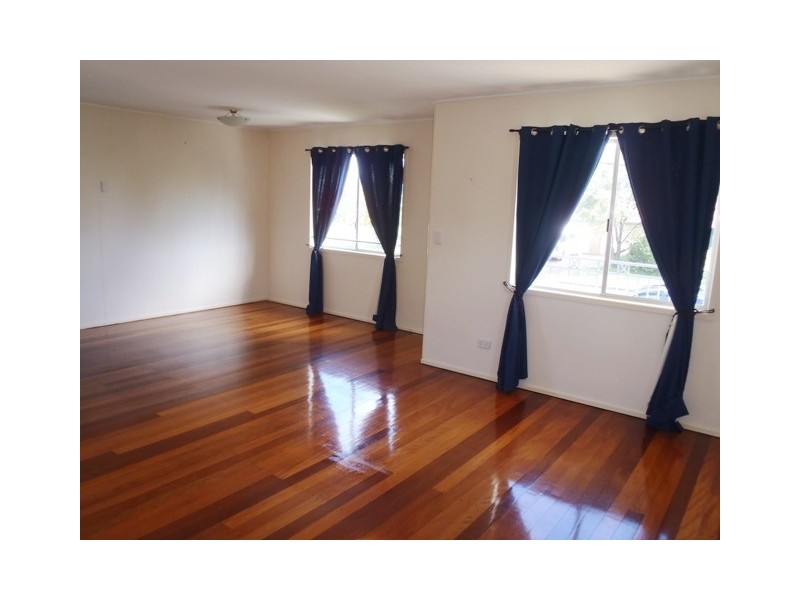 4 Beitz Ave, Labrador QLD 4215