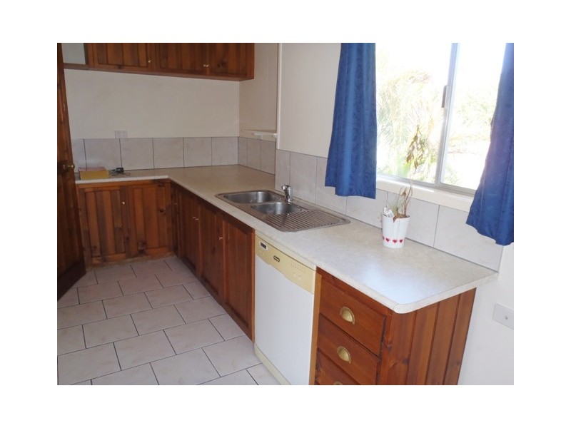 4 Beitz Ave, Labrador QLD 4215