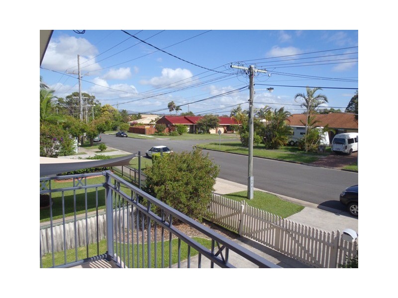 4 Beitz Ave, Labrador QLD 4215