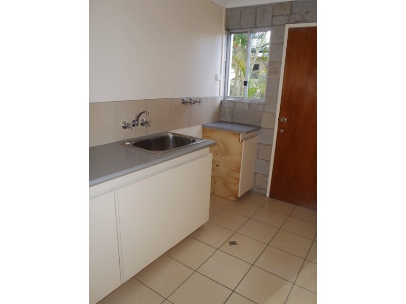 4 Beitz Ave, Labrador QLD 4215