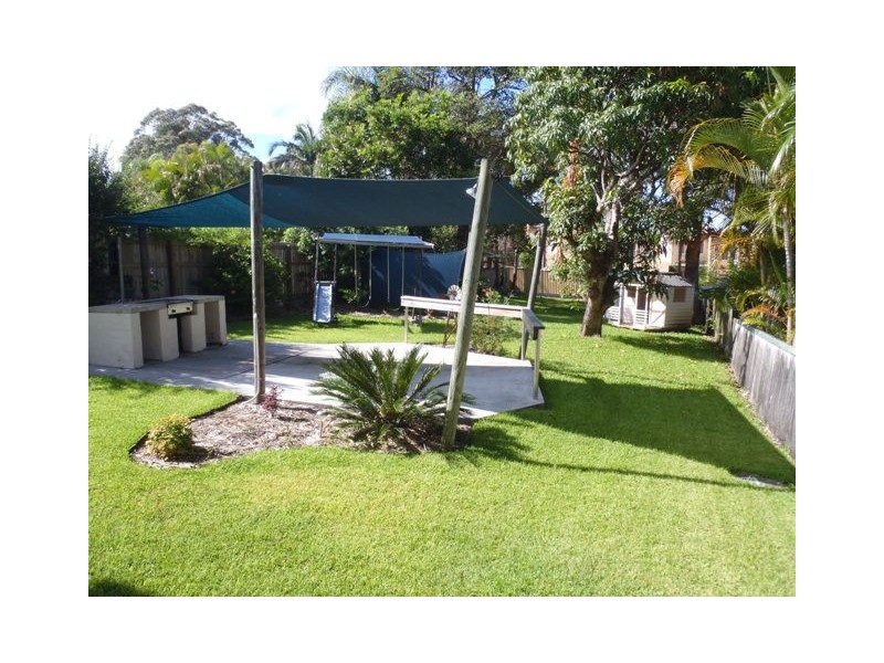 4 Beitz Ave, Labrador QLD 4215