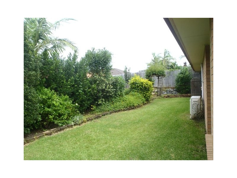 17 Palm Street, Pacific Pines QLD 4211