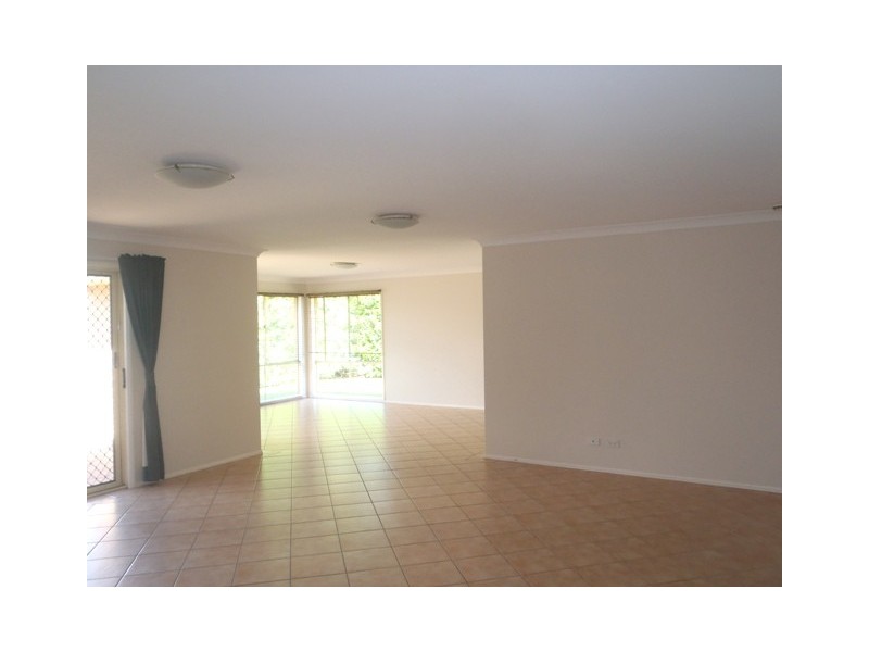 17 Palm Street, Pacific Pines QLD 4211