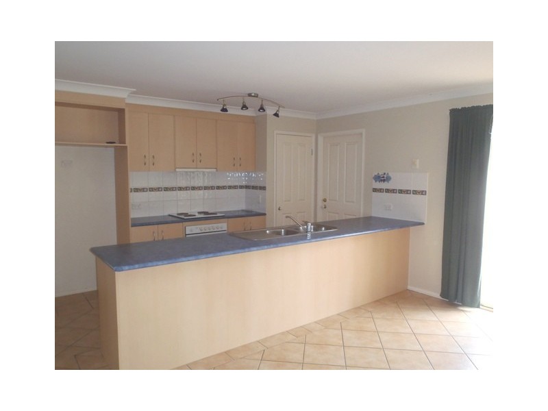 17 Palm Street, Pacific Pines QLD 4211