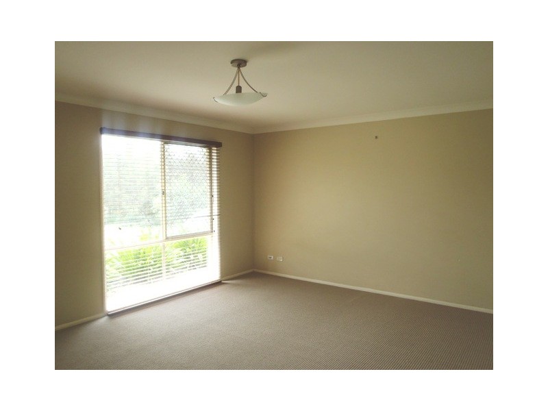 17 Palm Street, Pacific Pines QLD 4211