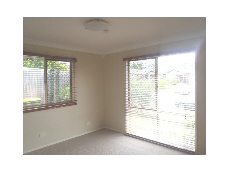 17 Palm Street, Pacific Pines QLD 4211