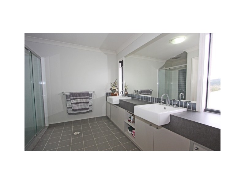 5 Freeling Place, Oxenford QLD 4210